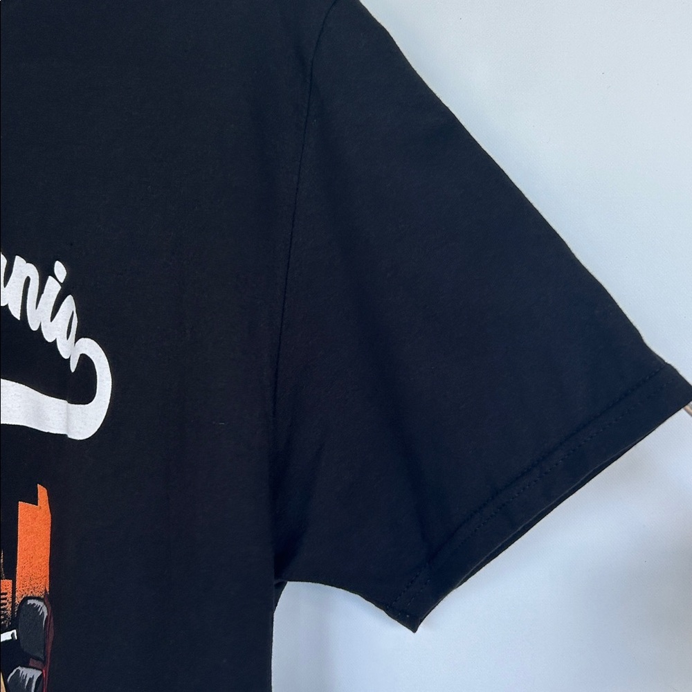 WWE Wrestlemania 40 Philadelphia 2024 Geno's Steaks Philly Cheesesteak T-Shirt - Picture 7 of 16